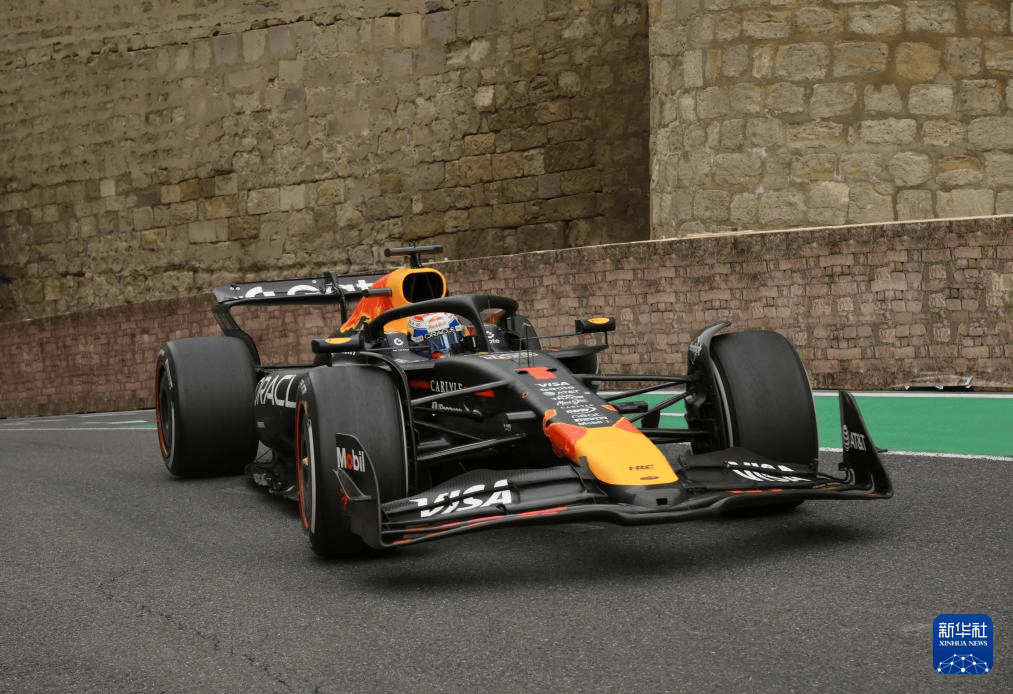 梅赛德斯横扫阿斯顿马丁，维斯塔潘高光表现的简单介绍