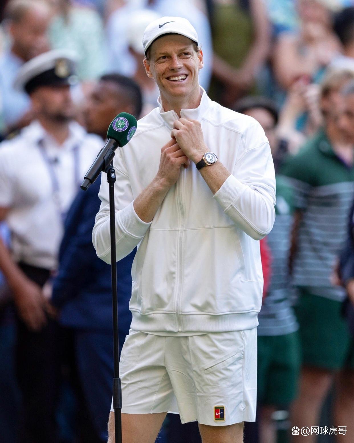 包含美网鏖战年终总决赛，辛纳状态火热的词条