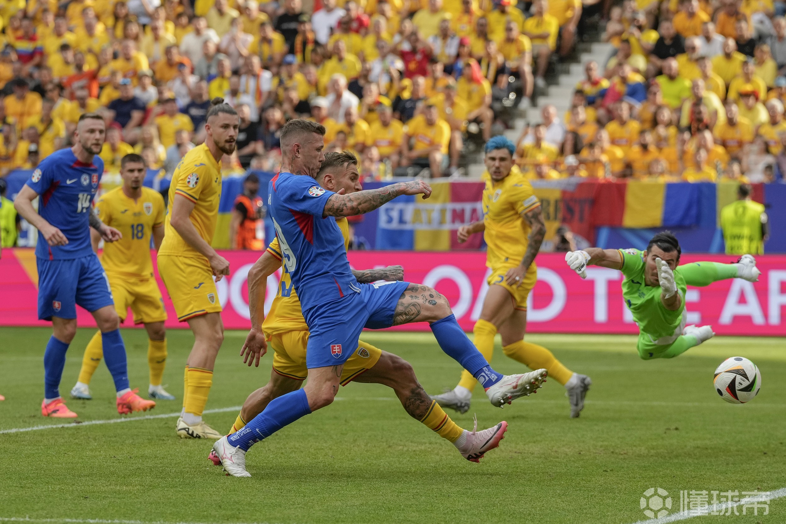 包含罗马尼亚逆袭成功，小组排名可期的词条