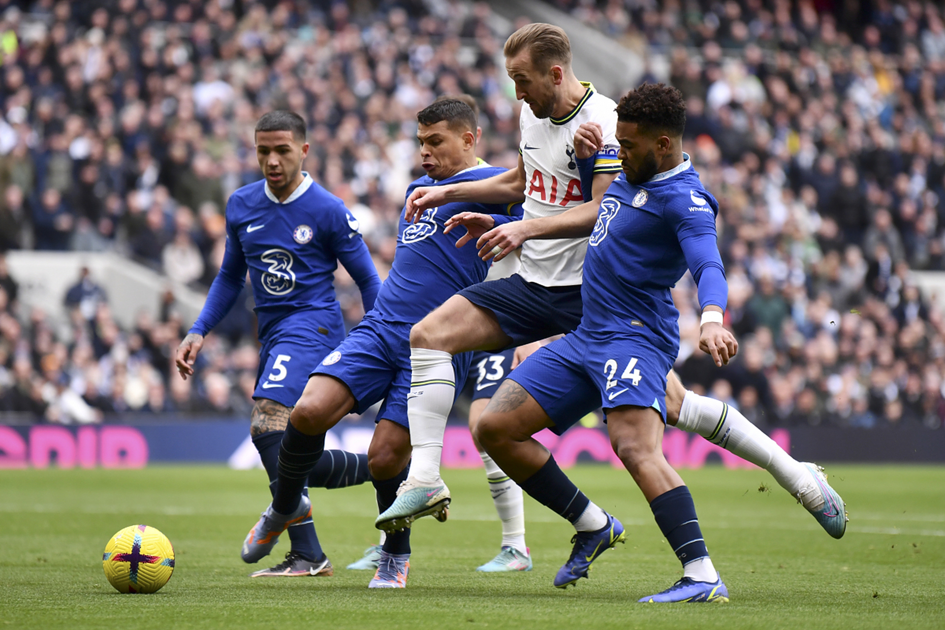 乌克兰惨败英格兰，欧锦赛出线困境堪忧的简单介绍