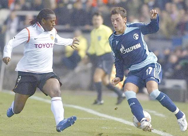 沙尔克队员面临新赛季的挑战