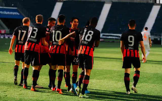 不莱梅后防线铁桶阵势几乎完美，成功零封对手的简单介绍