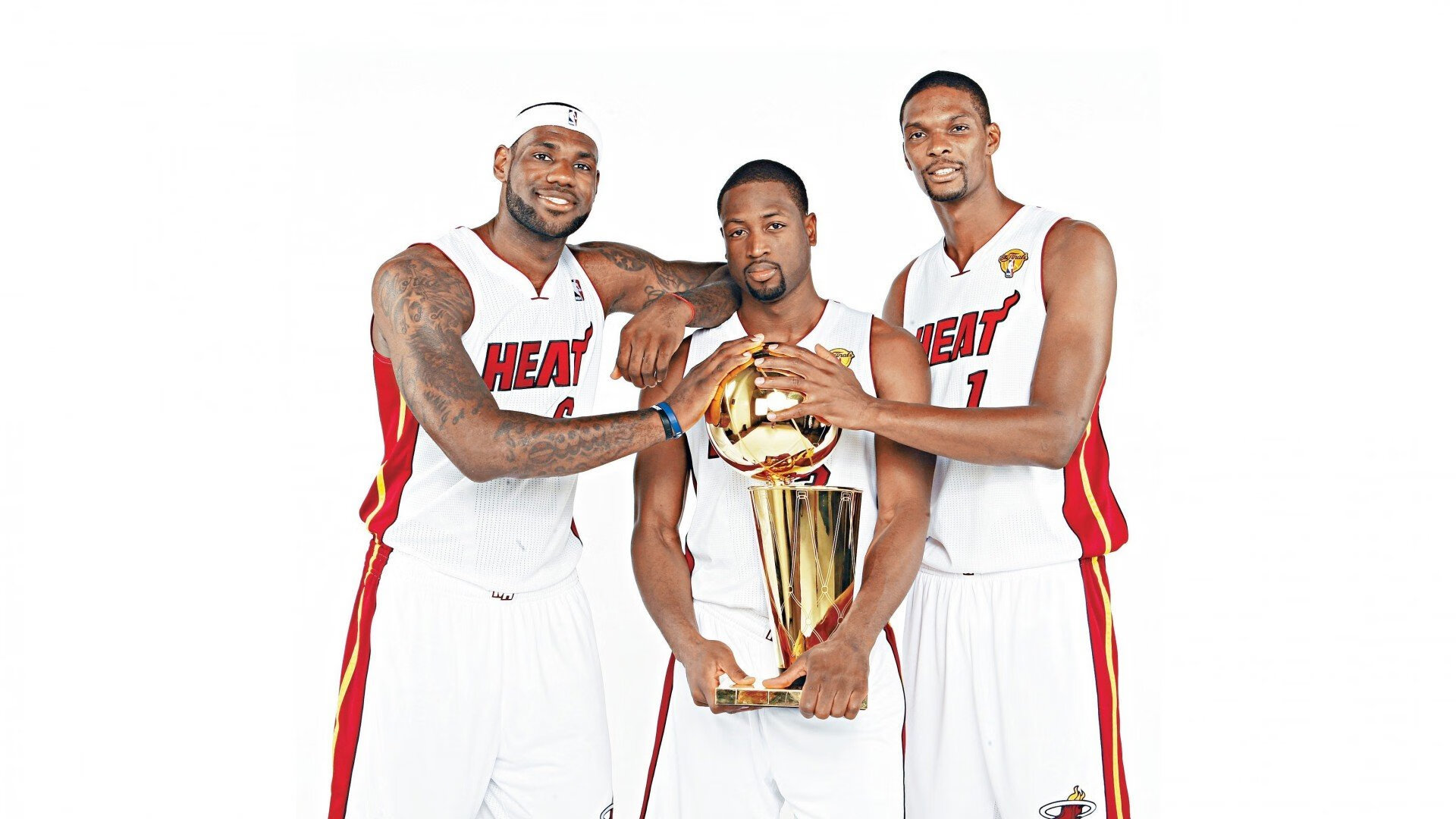 开云体育官网-快船带走篮网，德罗赞在F1街道赛接管比赛，跨界竞技的统治力启示